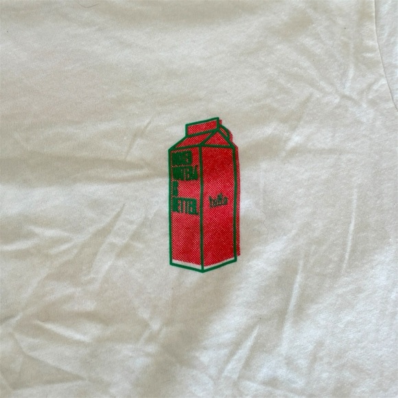 LIMITED EDITION BOXED WATER RARE SZ MEDIUM PROMOTIONAL GRAPHIC T SHIRT - Picture 3 of 4